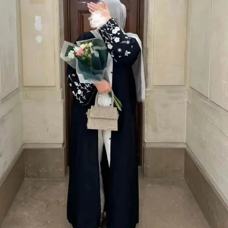 Luxury Dubai Abaya Dress Turkey Abaya Kimono Middle East Dubai Women's Embroidered  Loose Cardigan Gown Nylon Fabric Polyester Fabric Spandex Fabric