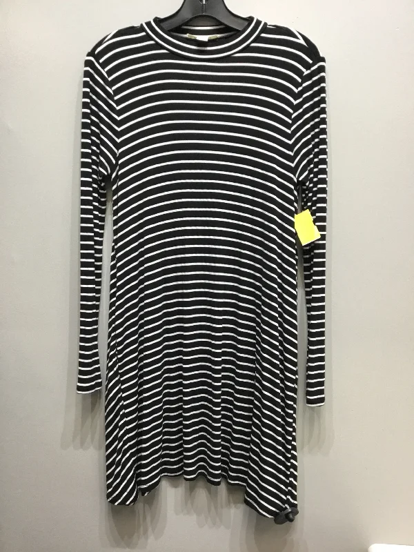 Dress Short Long Sleeve By Miami  Size: S