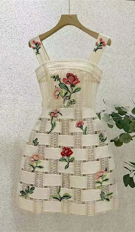 FLORAL PRINT STRAP MINI DRESS IN WHITE Tunics Mesh breathable